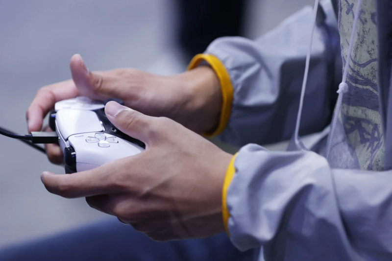 Sony работает над портативной консолью для игр PS5, чтобы соперничать с Switch